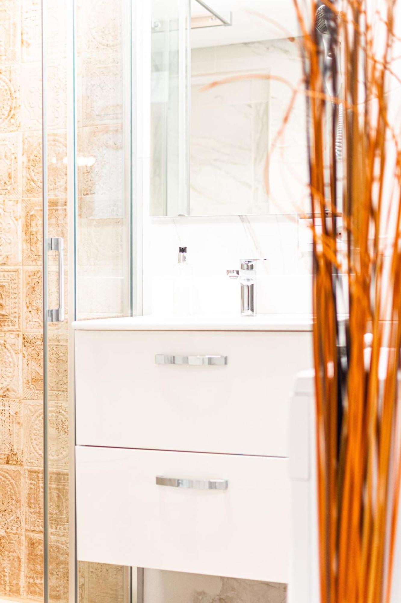 Edomus Playa Y Sol Boutique Apartment Seville Luaran gambar